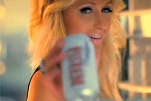 Paris Hilton kan goed bier promoten